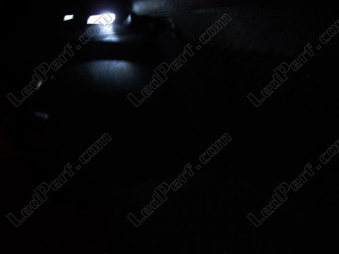 LED tavaratila Peugeot 307