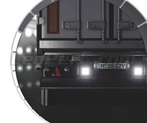 Kuorma-auto, jossa on 2 Peruutusvalot LED Osram LEDriving Reversing peruutusvaloa FX120S-WD toiminnassa