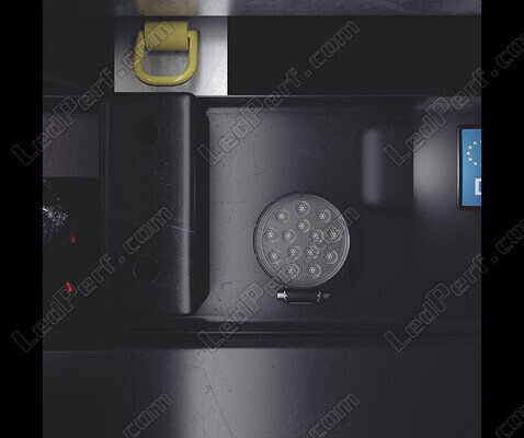 Asennusesimerkki Osram LEDriving Reversing LED-peruutusvalolla FX120R-WD - Pyöreä