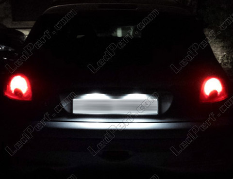 LED rekisterikilpi Peugeot 206 (>10/2002)