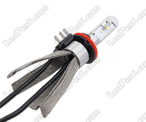 LED-polttimo H15 joustava jäähdytyselementti, joka voidaan asentaa mihin tahansa Ajovalot-autoon plug and play -periaatteella