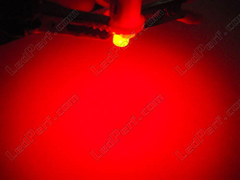 LED pidikkeellä punainen T5 w1.2w