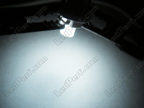 LED pidikkeellä valkoinen T5 w1.2w