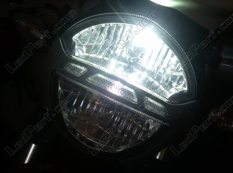 LED parkkivalot xenon valkoinen Ducati Monster 696 796 1100S Evo