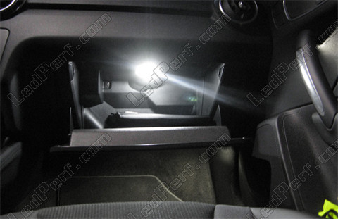 LED hansikaslokero Audi A1