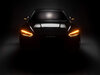 Audi A3 8V etupuolelta nähtynä, varustettu Osram LEDriving® dynaamisilla vilkuilla sivupeileille