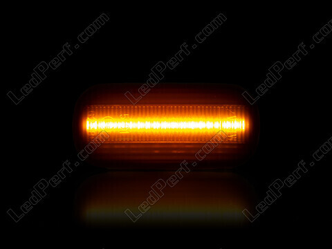 Dynaamisten LED-sivuvilkutjen maksimaalinen valaistus Audi A4 B6