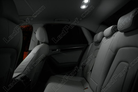 LED takakattovalo Audi A4 B8