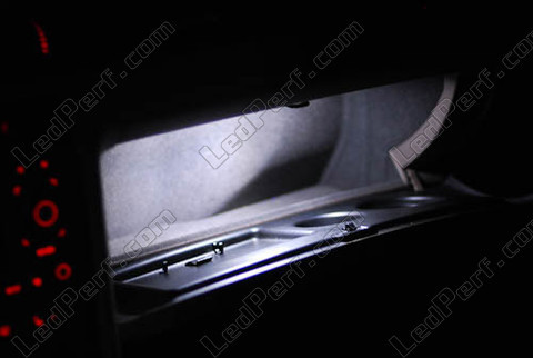 LED hansikaslokero Audi A6 C5