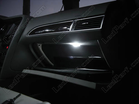 LED hansikaslokero Audi A6 C6