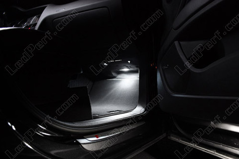 LED Lattia Jalkatila Audi Q7