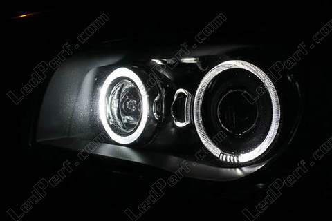 LED xenon valkoiset mallille angel eyes H8 BMW 1-sarjan vaihe 2 6000K - MTEC V3.0