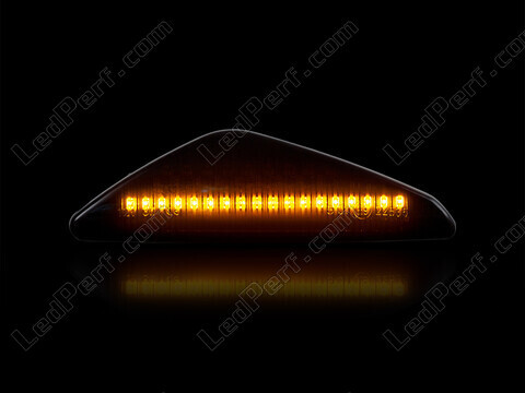 Dynaamisten LED-sivuvilkutjen maksimaalinen valaistus BMW X5 (E70)