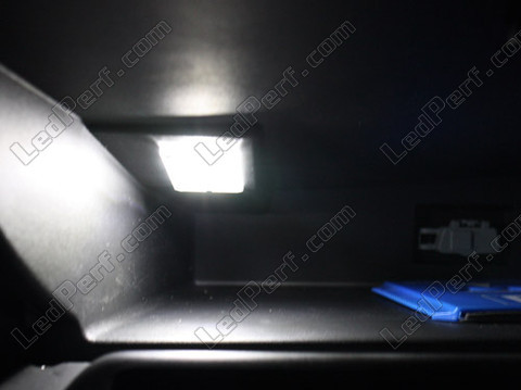 LED hansikaslokero Dacia Duster