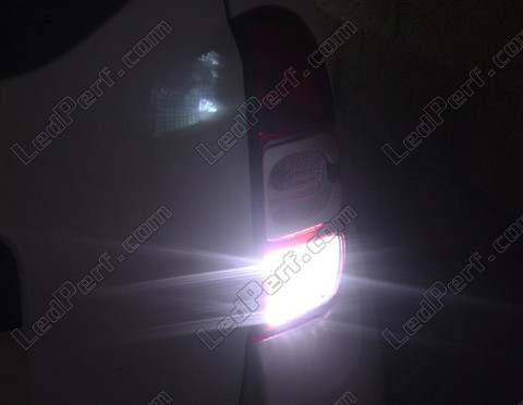 LED Peruutusvalot Dacia Duster