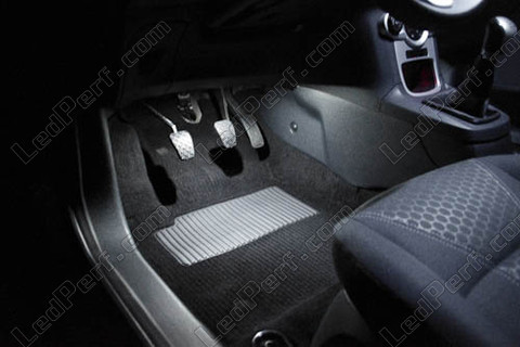 LED-lattia jalkatila Ford Fiesta MK7