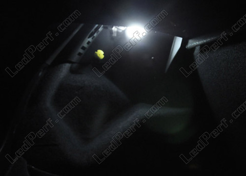 LED tavaratila Ford Focus MK1