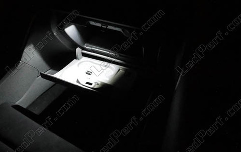 LED hansikaslokero Ford Focus MK2