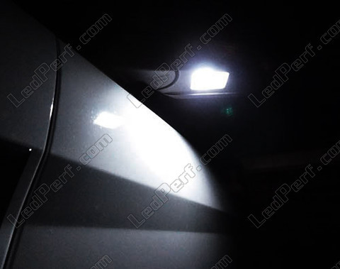 LED ulkotaustapeili Ford Focus MK2