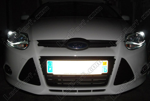 LED parkkivalot xenon valkoinen Ford Focus MK3