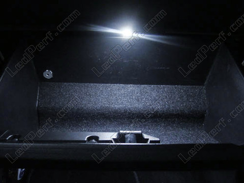 LED hansikaslokero Ford Mondeo MK3