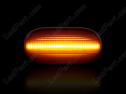 Dynaamisten LED-sivuvilkutjen maksimaalinen valaistus Honda Accord 8G
