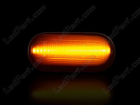 Dynaamisten LED-sivuvilkutjen maksimaalinen valaistus Honda Prelude 5G