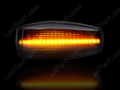 Dynaamisten LED-sivuvilkutjen maksimaalinen valaistus Hyundai Coupe GK3