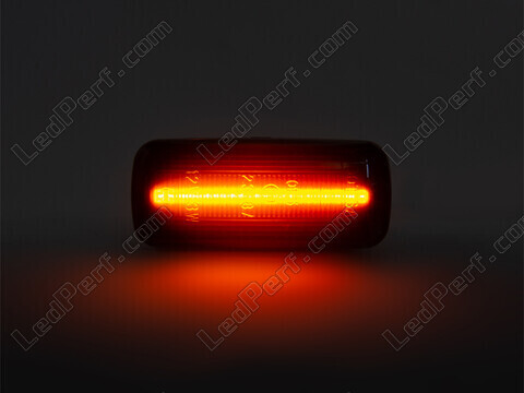 Dynaamisten LED-sivuvilkutjen maksimaalinen valaistus Jeep Commander (XK)