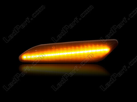 Dynaamisten LED-sivuvilkutjen maksimaalinen valaistus Lancia Ypsilon