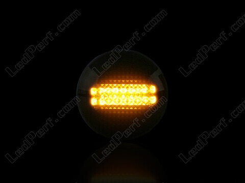 Dynaamisten LED-sivuvilkutjen maksimaalinen valaistus Land Rover Range Rover