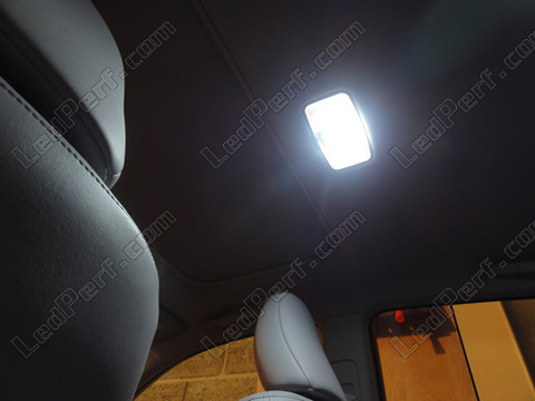 LED takakattovalo Lexus CT Tuning