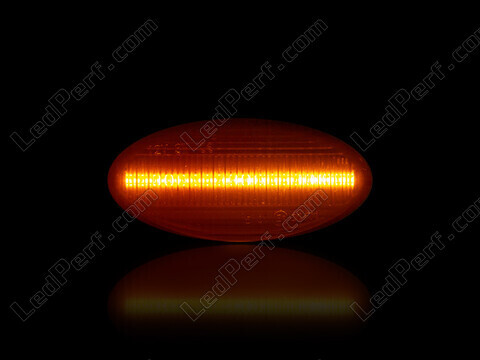 Dynaamisten LED-sivuvilkutjen maksimaalinen valaistus Mazda 2 phase 2