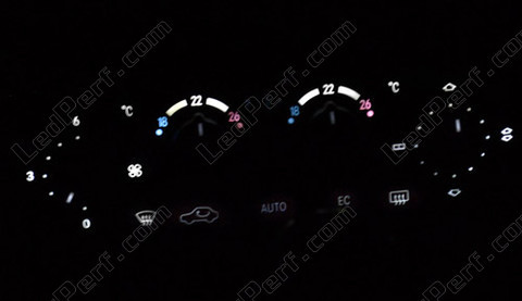 LED manuaalinen ilmastointi Mercedes C-sarja (W203)