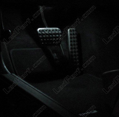 LED lattia-jalkatila Mercedes E-sarja (W212)