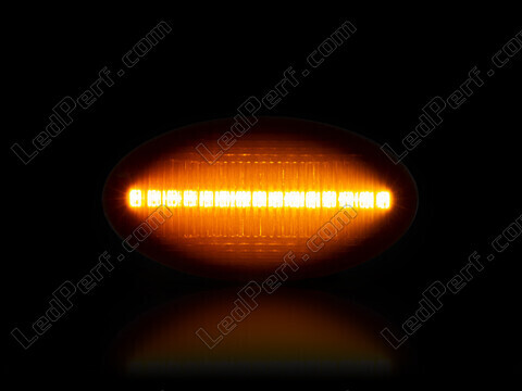 Dynaamisten LED-sivuvilkutjen maksimaalinen valaistus Mini Cabriolet II (R52)