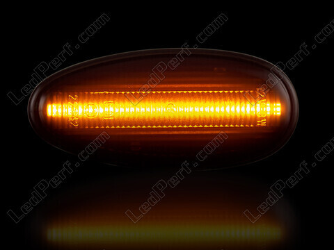 Dynaamisten LED-sivuvilkutjen maksimaalinen valaistus Mitsubishi Lancer Evolution 5