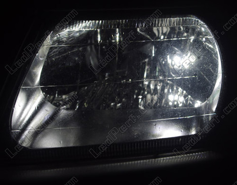 LED parkkivalot xenon valkoinen Mitsubishi Pajero sport 1