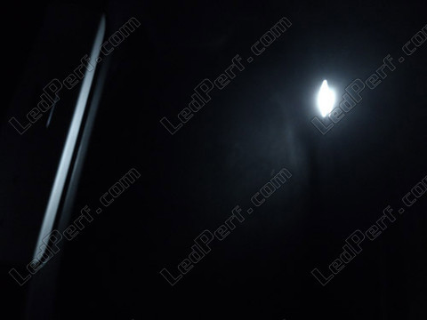 LED tavaratila Nissan 350Z