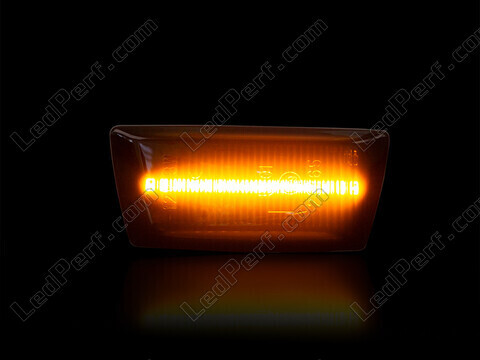Dynaamisten LED-sivuvilkutjen maksimaalinen valaistus Opel Adam