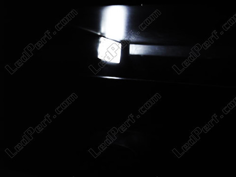 LED hansikaslokero Opel Astra G