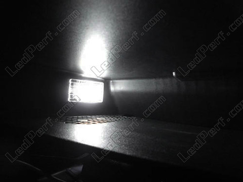 LED hansikaslokero Opel Astra H