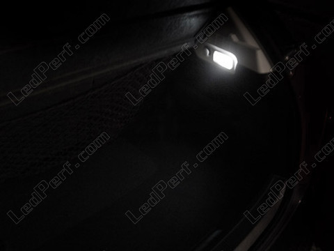 LED tavaratila Peugeot 207