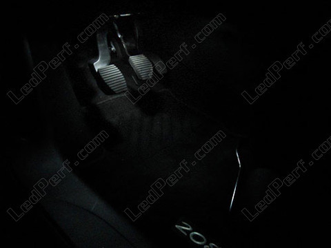 LED-lattia jalkatila Peugeot 208