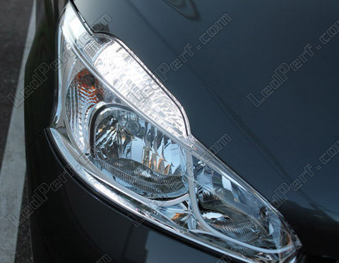 LED päiväajovalot - päiväajovalot Peugeot 208