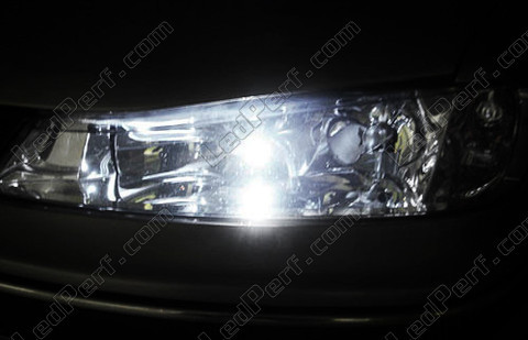 LED parkkivalot xenon valkoinen Peugeot 406