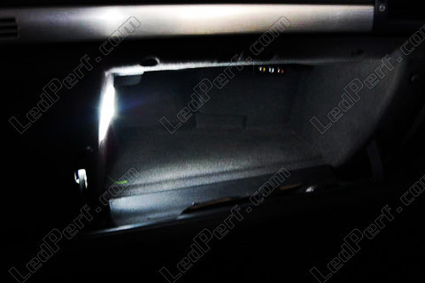 LED hansikaslokero Peugeot 407