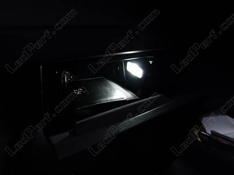 LED hansikaslokero Peugeot 508