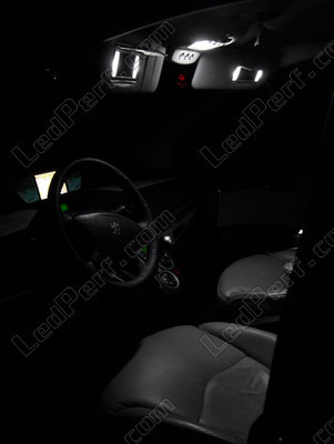 LED etukattovalo Peugeot 807