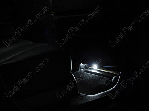 LED lattiasta takalattiaan Renault Vel Satis